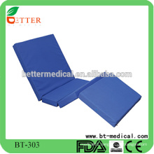 Foldable hospital mattress with four folding